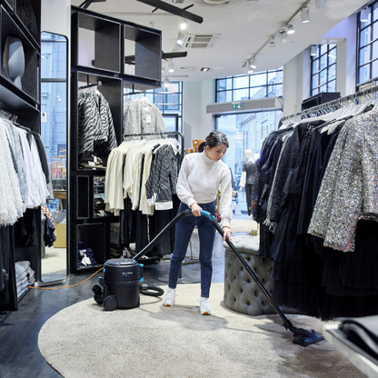 Nilfisk VP400 Commercial Dry Vacuum HEPA, Cordwinder